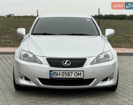 Серый Лексус ИС, объемом двигателя 2.5 л и пробегом 200 тыс. км за 8000 $, фото 1 на Automoto.ua
