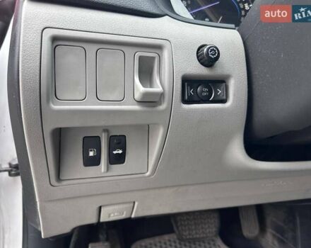 Сірий Лексус ІС, об'ємом двигуна 2.5 л та пробігом 203 тис. км за 11490 $, фото 18 на Automoto.ua