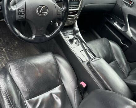 Сірий Лексус ІС, об'ємом двигуна 3 л та пробігом 166 тис. км за 10900 $, фото 5 на Automoto.ua