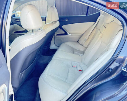 Серый Лексус ИС, объемом двигателя 2.5 л и пробегом 264 тыс. км за 10900 $, фото 10 на Automoto.ua