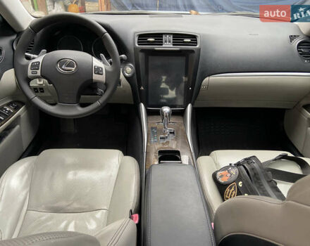 Серый Лексус ИС, объемом двигателя 2.5 л и пробегом 134 тыс. км за 12500 $, фото 11 на Automoto.ua