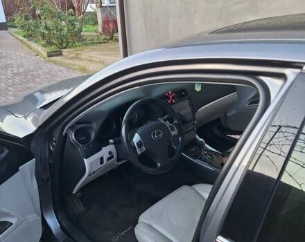 Серый Лексус ИС, объемом двигателя 2.5 л и пробегом 220 тыс. км за 11500 $, фото 3 на Automoto.ua