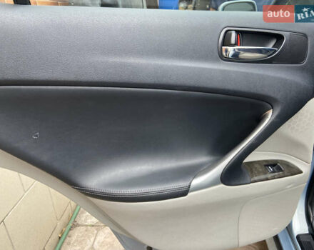 Серый Лексус ИС, объемом двигателя 2.5 л и пробегом 134 тыс. км за 12500 $, фото 13 на Automoto.ua