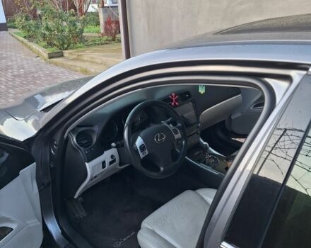 Сірий Лексус ІС, об'ємом двигуна 2.5 л та пробігом 220 тис. км за 11500 $, фото 4 на Automoto.ua