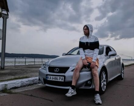 Серый Лексус ИС, объемом двигателя 2.2 л и пробегом 230 тыс. км за 9000 $, фото 1 на Automoto.ua
