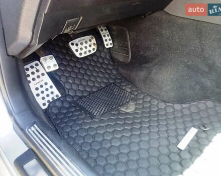 Сірий Лексус ІС, об'ємом двигуна 2.5 л та пробігом 132 тис. км за 19500 $, фото 10 на Automoto.ua