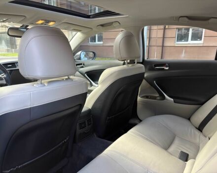 Серый Лексус ИС, объемом двигателя 2.5 л и пробегом 177 тыс. км за 13000 $, фото 12 на Automoto.ua