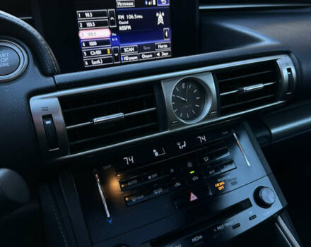 Сірий Лексус ІС, об'ємом двигуна 2.5 л та пробігом 190 тис. км за 15000 $, фото 31 на Automoto.ua