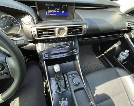 Серый Лексус ИС, объемом двигателя 2.5 л и пробегом 145 тыс. км за 16500 $, фото 5 на Automoto.ua