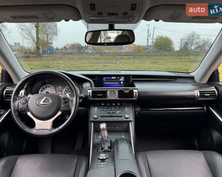 Сірий Лексус ІС, об'ємом двигуна 2.5 л та пробігом 177 тис. км за 15990 $, фото 16 на Automoto.ua