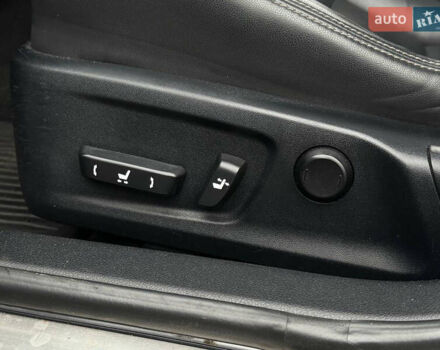 Сірий Лексус ІС, об'ємом двигуна 2.5 л та пробігом 177 тис. км за 15990 $, фото 26 на Automoto.ua