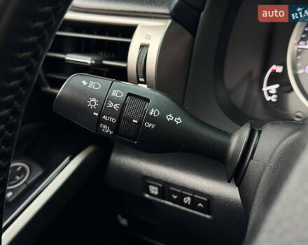 Сірий Лексус ІС, об'ємом двигуна 2.5 л та пробігом 177 тис. км за 15990 $, фото 21 на Automoto.ua