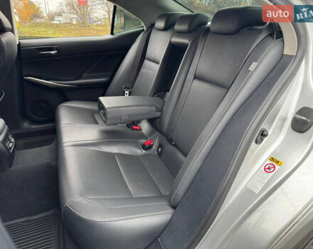 Сірий Лексус ІС, об'ємом двигуна 2.5 л та пробігом 177 тис. км за 15990 $, фото 13 на Automoto.ua