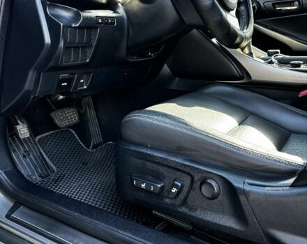 Серый Лексус ИС, объемом двигателя 2.5 л и пробегом 142 тыс. км за 15500 $, фото 9 на Automoto.ua