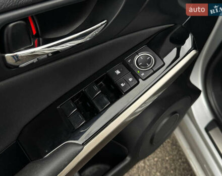 Сірий Лексус ІС, об'ємом двигуна 2.5 л та пробігом 177 тис. км за 15990 $, фото 25 на Automoto.ua