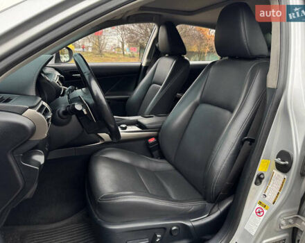 Сірий Лексус ІС, об'ємом двигуна 2.5 л та пробігом 177 тис. км за 15990 $, фото 12 на Automoto.ua