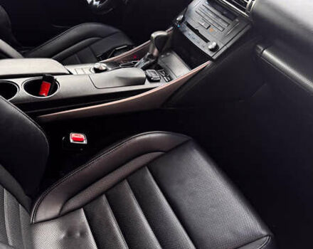 Сірий Лексус ІС, об'ємом двигуна 2 л та пробігом 137 тис. км за 19146 $, фото 18 на Automoto.ua