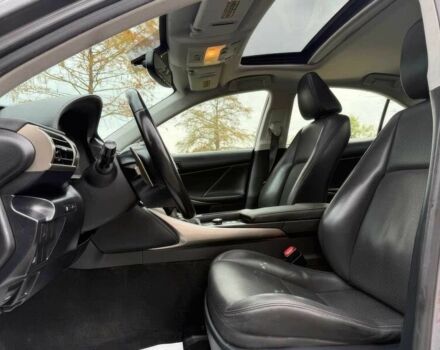 Сірий Лексус ІС, об'ємом двигуна 2.5 л та пробігом 75 тис. км за 4600 $, фото 6 на Automoto.ua