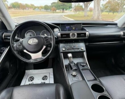 Сірий Лексус ІС, об'ємом двигуна 2.5 л та пробігом 75 тис. км за 4600 $, фото 5 на Automoto.ua