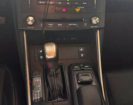 Сірий Лексус ІС, об'ємом двигуна 2 л та пробігом 137 тис. км за 19146 $, фото 10 на Automoto.ua