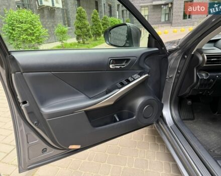 Сірий Лексус ІС, об'ємом двигуна 2.5 л та пробігом 167 тис. км за 19000 $, фото 17 на Automoto.ua
