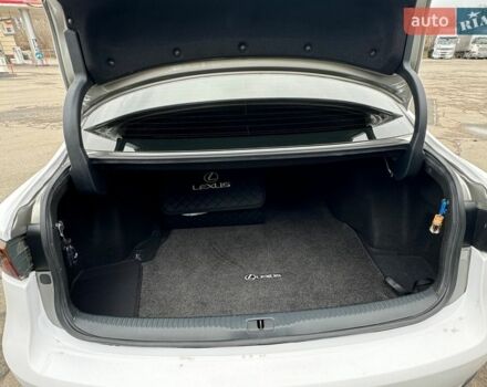 Серый Лексус ИС, объемом двигателя 2 л и пробегом 61 тыс. км за 22000 $, фото 31 на Automoto.ua