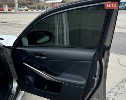 Серый Лексус ИС, объемом двигателя 2 л и пробегом 61 тыс. км за 22000 $, фото 17 на Automoto.ua