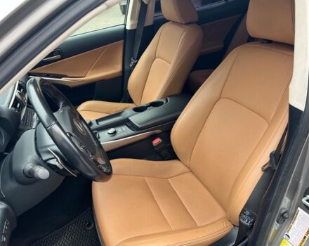 Серый Лексус ИС, объемом двигателя 2 л и пробегом 55 тыс. км за 26990 $, фото 30 на Automoto.ua