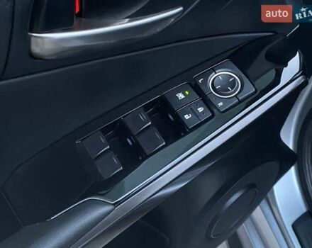 Сірий Лексус ІС, об'ємом двигуна 2 л та пробігом 55 тис. км за 36999 $, фото 13 на Automoto.ua