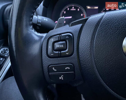 Сірий Лексус ІС, об'ємом двигуна 2 л та пробігом 55 тис. км за 36999 $, фото 18 на Automoto.ua