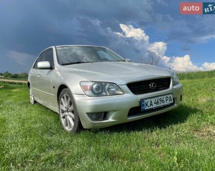 Серый Лексус ИС, объемом двигателя 1.99 л и пробегом 304 тыс. км за 4800 $, фото 1 на Automoto.ua