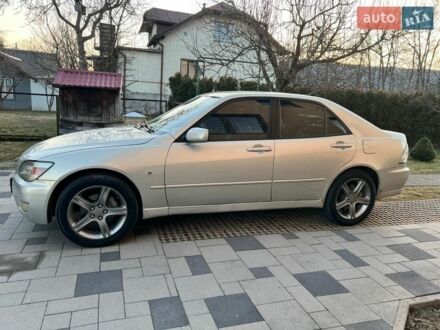 Серый Лексус ИС, объемом двигателя 1.99 л и пробегом 278 тыс. км за 5200 $, фото 1 на Automoto.ua