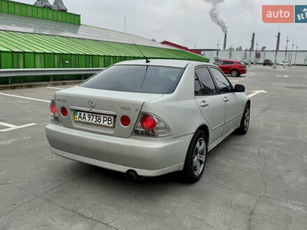 Сірий Лексус ІС, об'ємом двигуна 2 л та пробігом 256 тис. км за 3000 $, фото 1 на Automoto.ua