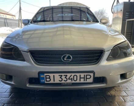 Серый Лексус ИС, объемом двигателя 2 л и пробегом 433 тыс. км за 5000 $, фото 1 на Automoto.ua