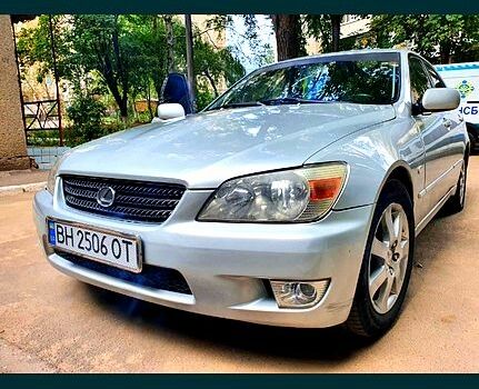 Серый Лексус ИС, объемом двигателя 2 л и пробегом 0 тыс. км за 5000 $, фото 1 на Automoto.ua
