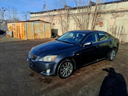 Серый Лексус ИС, объемом двигателя 2.2 л и пробегом 350 тыс. км за 4600 $, фото 1 на Automoto.ua