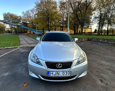 Серый Лексус ИС, объемом двигателя 2.2 л и пробегом 300 тыс. км за 3850 $, фото 1 на Automoto.ua