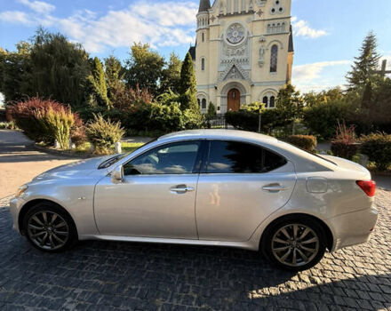 Серый Лексус ИС, объемом двигателя 2.23 л и пробегом 328 тыс. км за 7500 $, фото 1 на Automoto.ua