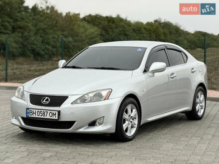 Серый Лексус ИС, объемом двигателя 2.5 л и пробегом 200 тыс. км за 8000 $, фото 1 на Automoto.ua
