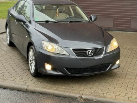 Серый Лексус ИС, объемом двигателя 2.2 л и пробегом 250 тыс. км за 3700 $, фото 1 на Automoto.ua