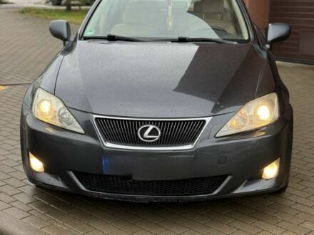 Серый Лексус ИС, объемом двигателя 2.2 л и пробегом 250 тыс. км за 3700 $, фото 1 на Automoto.ua