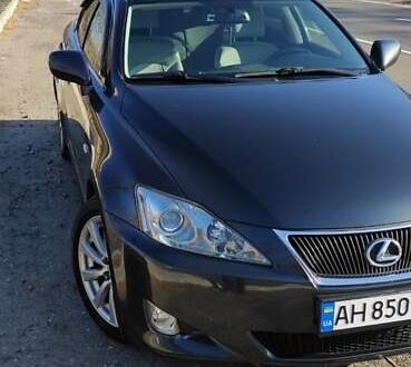 Серый Лексус ИС, объемом двигателя 2.2 л и пробегом 290 тыс. км за 9000 $, фото 1 на Automoto.ua