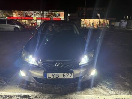 Сірий Лексус ІС, об'ємом двигуна 2.2 л та пробігом 238 тис. км за 5000 $, фото 1 на Automoto.ua