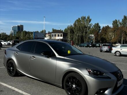 Серый Лексус ИС, объемом двигателя 2.5 л и пробегом 142 тыс. км за 15500 $, фото 1 на Automoto.ua