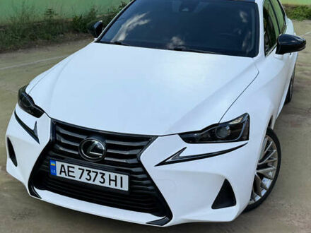Серый Лексус ИС, объемом двигателя 2 л и пробегом 57 тыс. км за 21500 $, фото 1 на Automoto.ua