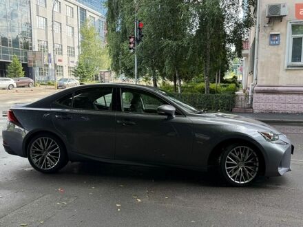 Серый Лексус ИС, объемом двигателя 2 л и пробегом 52 тыс. км за 23000 $, фото 1 на Automoto.ua