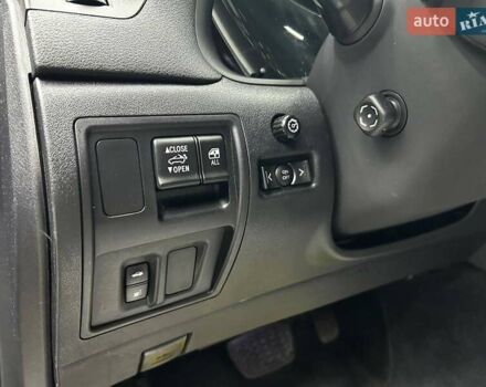 Синий Лексус ИС, объемом двигателя 2.5 л и пробегом 184 тыс. км за 13500 $, фото 10 на Automoto.ua