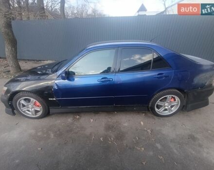 Синий Лексус ИС, объемом двигателя 1.99 л и пробегом 303 тыс. км за 3500 $, фото 1 на Automoto.ua