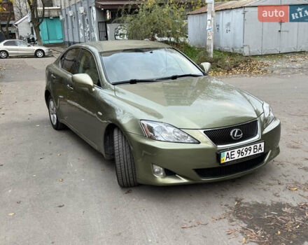 Зеленый Лексус ИС, объемом двигателя 2.5 л и пробегом 203 тыс. км за 8000 $, фото 2 на Automoto.ua