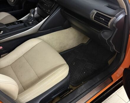 Помаранчевий Лексус ІС, об'ємом двигуна 2.5 л та пробігом 220 тис. км за 12900 $, фото 6 на Automoto.ua